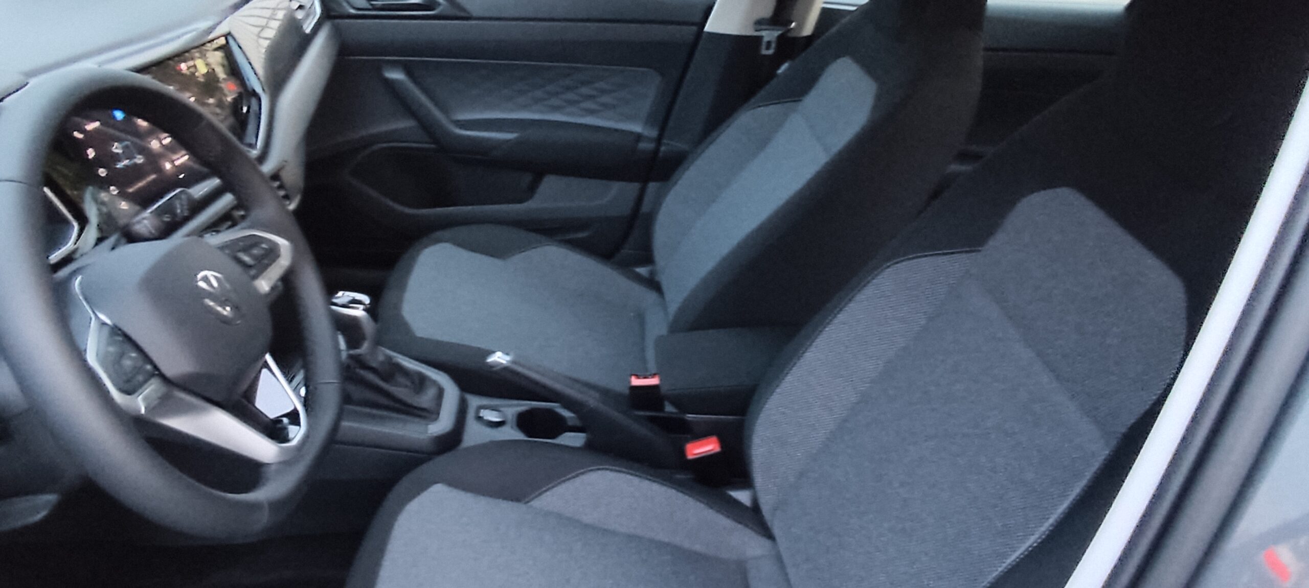Volkswagen – POLO 1.0 TSI Comfort AUT – 2025