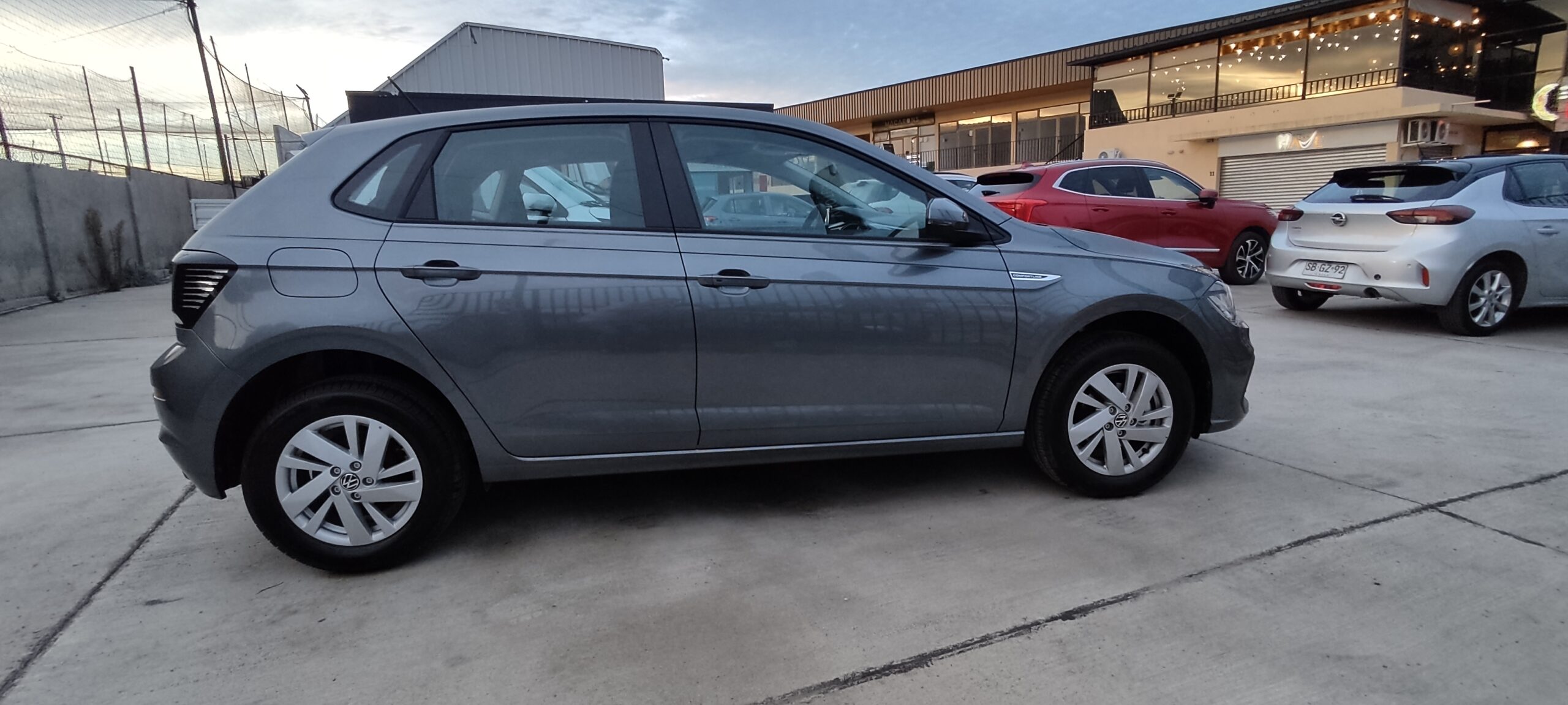 Volkswagen – POLO 1.0 TSI Comfort AUT – 2025