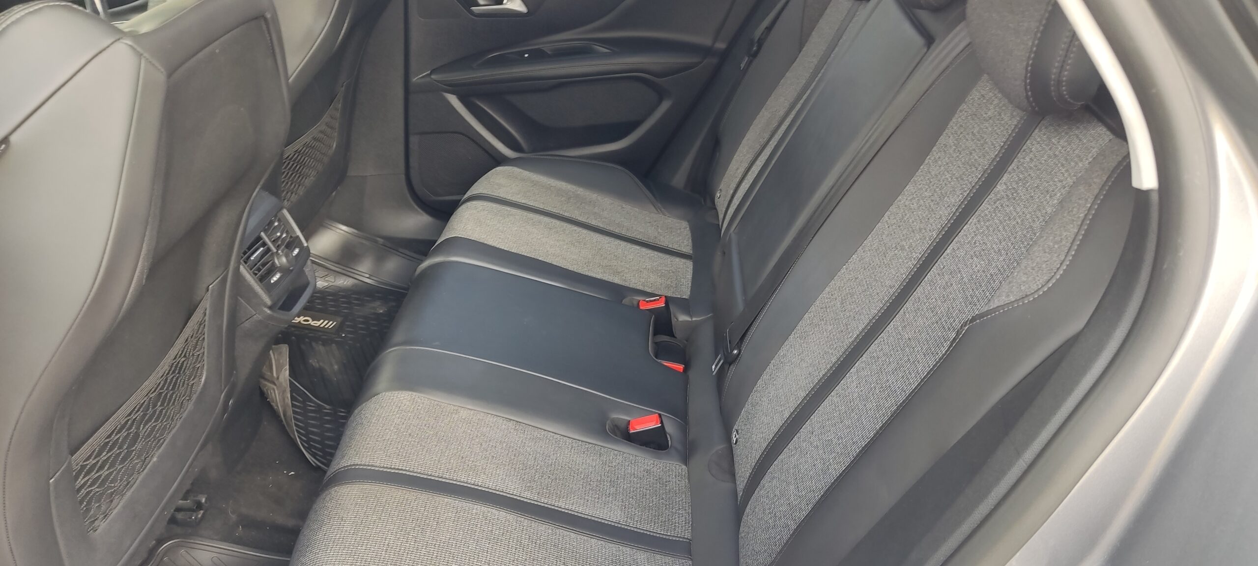 Peugeot – 3008 ALLURE 1.6 AUT – 2018